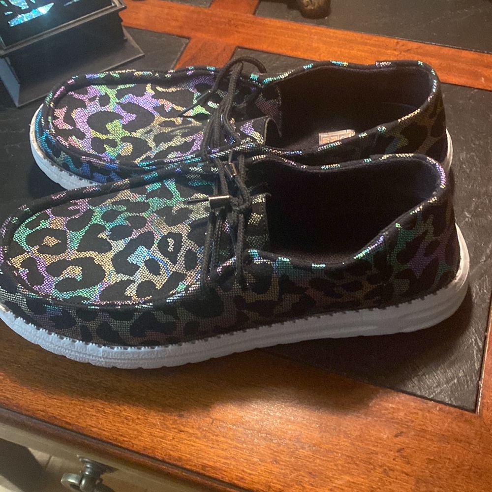 Size 7 (39). Knock off dude shoes. Like new